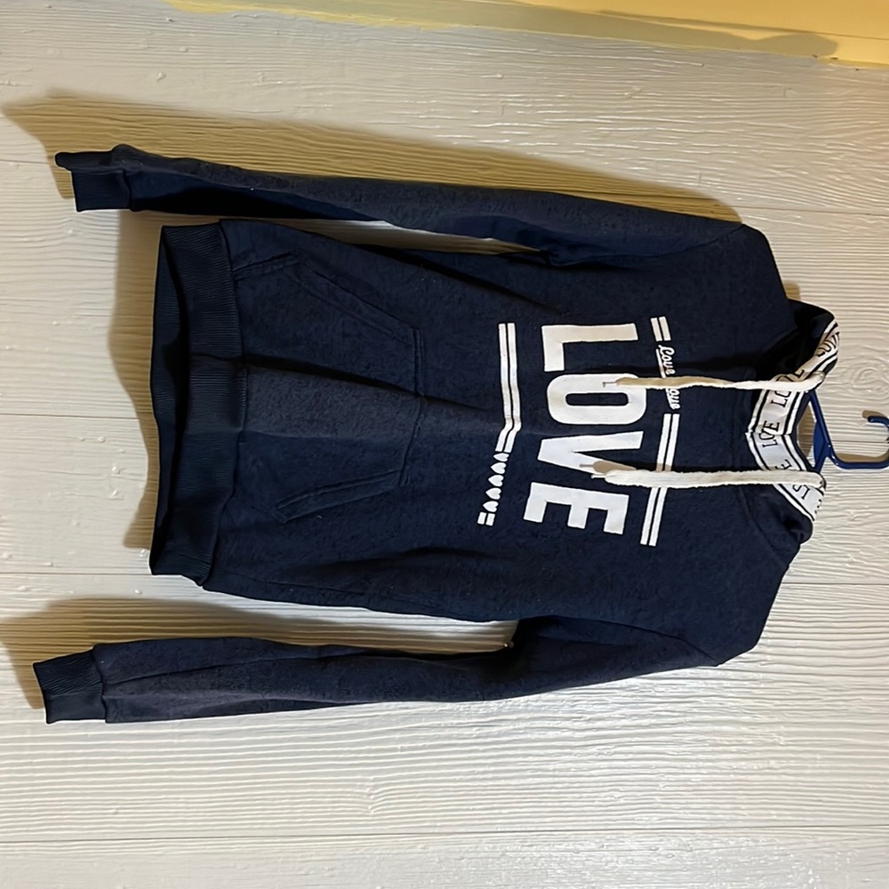 Hoodie with front pocket